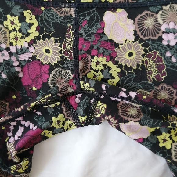 Lululemon Wunder Under High Rise 21" Crop Leggings Floral Fluorolace Multi 4 - Picture 10 of 15
